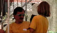 72dv082.jpg (48439 Byte)